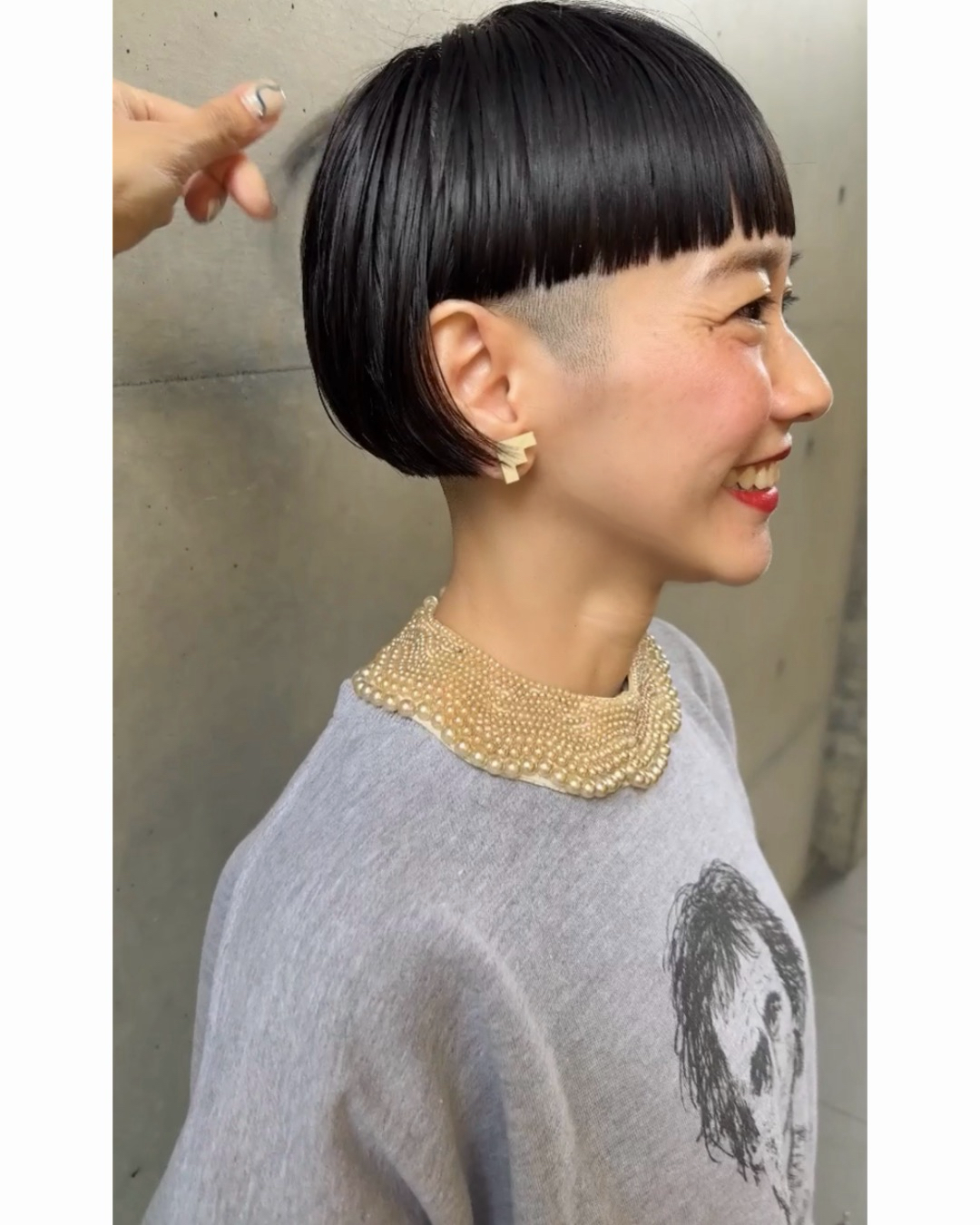 ステアーズイヤリング　ライトグレー