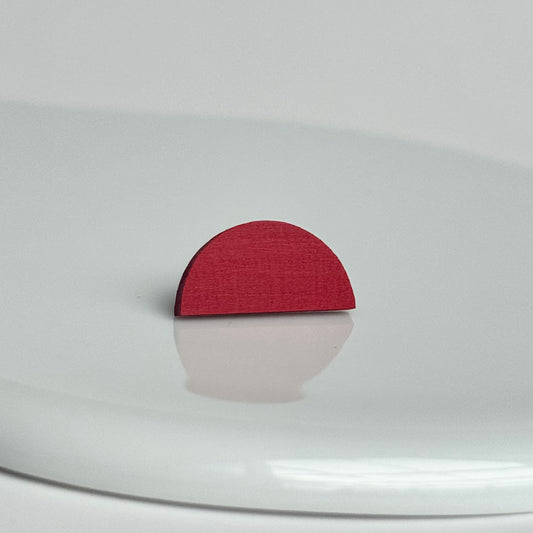 半円ピアス　レッド