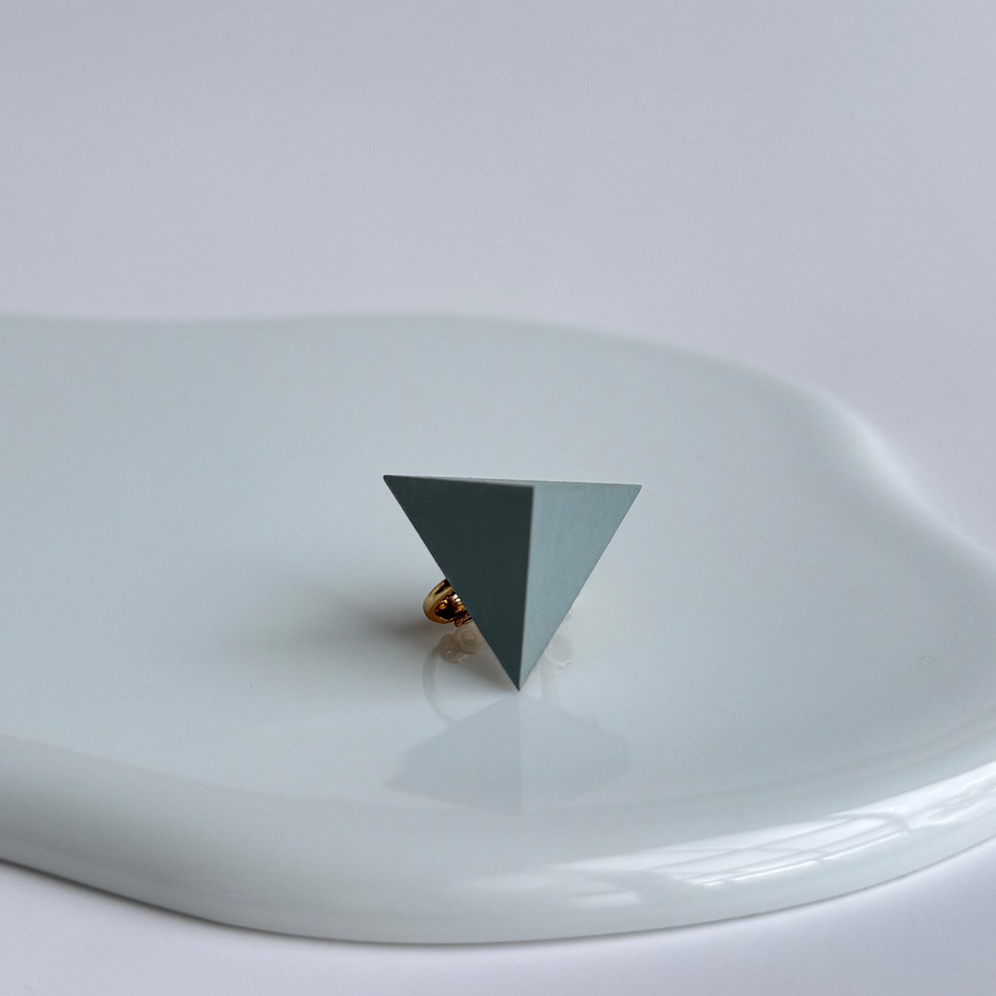 正三角形イヤリング　フォッグ