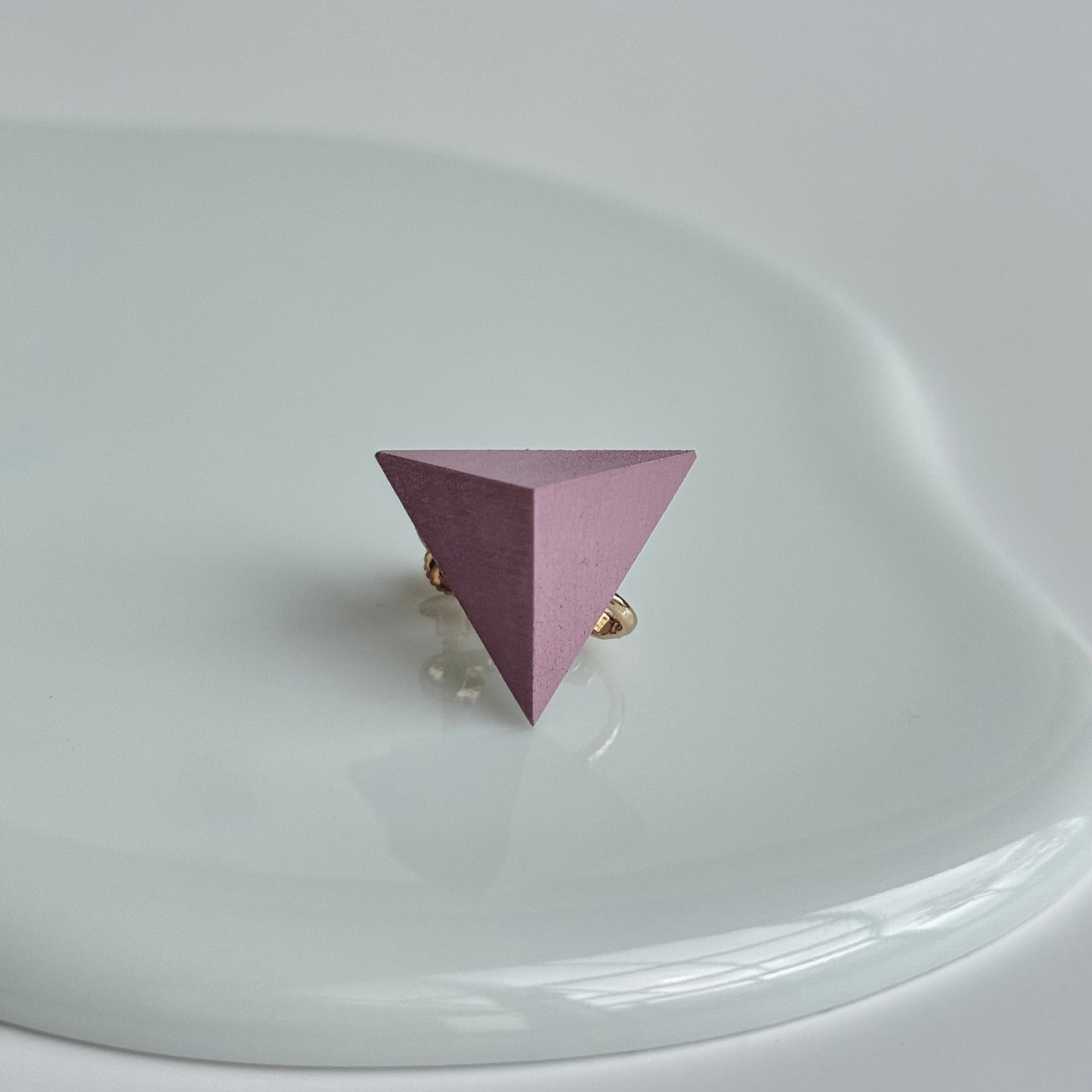 正三角形イヤリング　ライラック