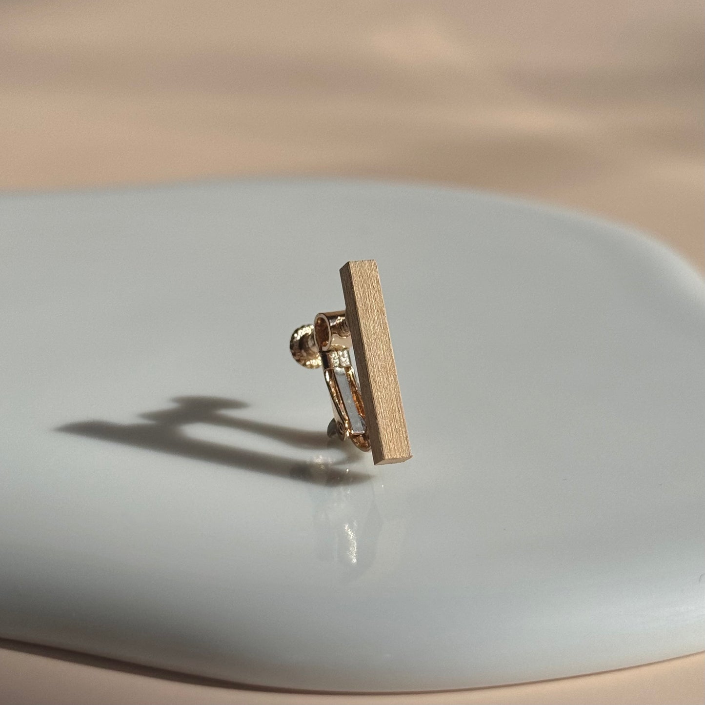 スティックイヤリング　ペールクリーム