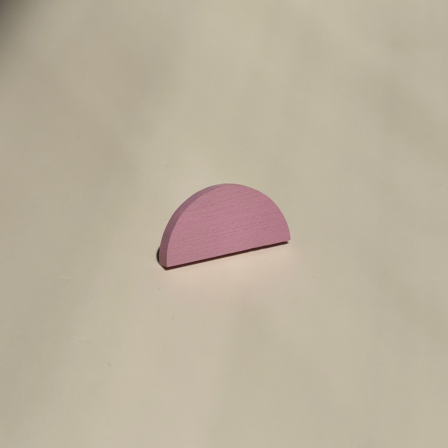 半円ピアス　ピンク