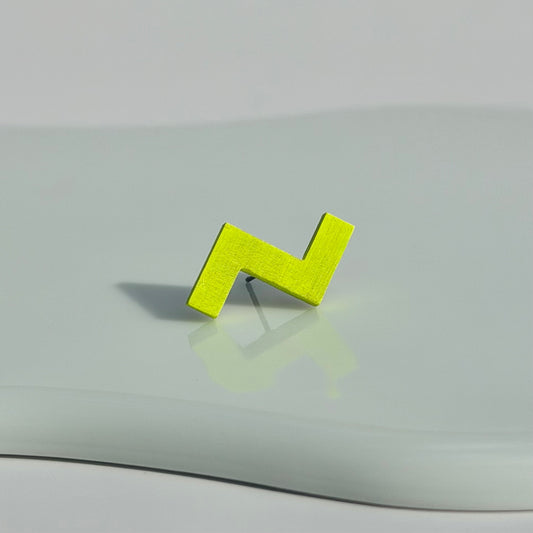 ステップピアス　ネオンイエロー