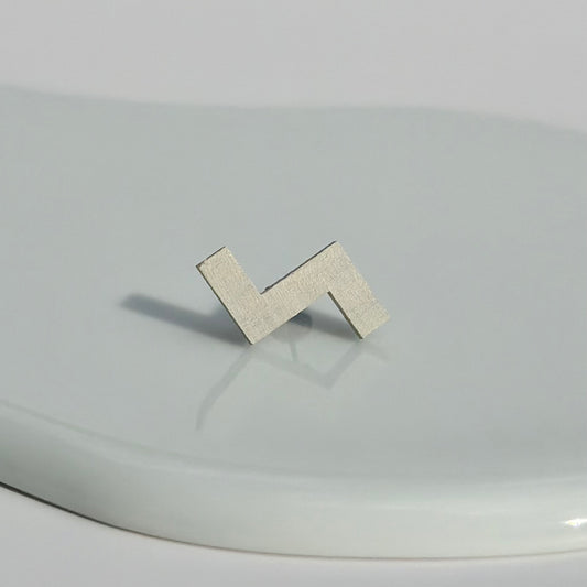 ステップピアス　ホワイト