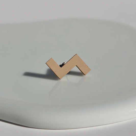 ステップピアス　ペールクリーム