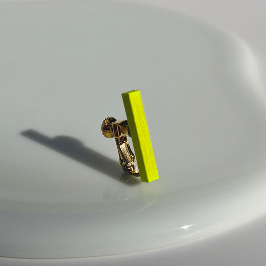 スティックイヤリング　ネオンイエロー